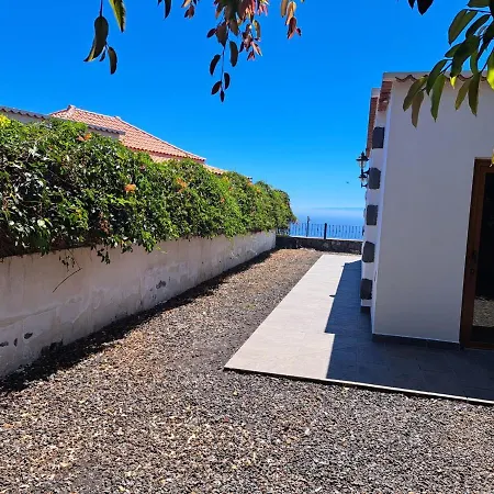 Casa Amagante, En Hoyo De *