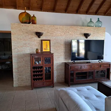 Casa Amagante, En Hoyo De Holiday home *